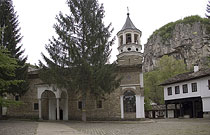 Le monastère de Drynovo